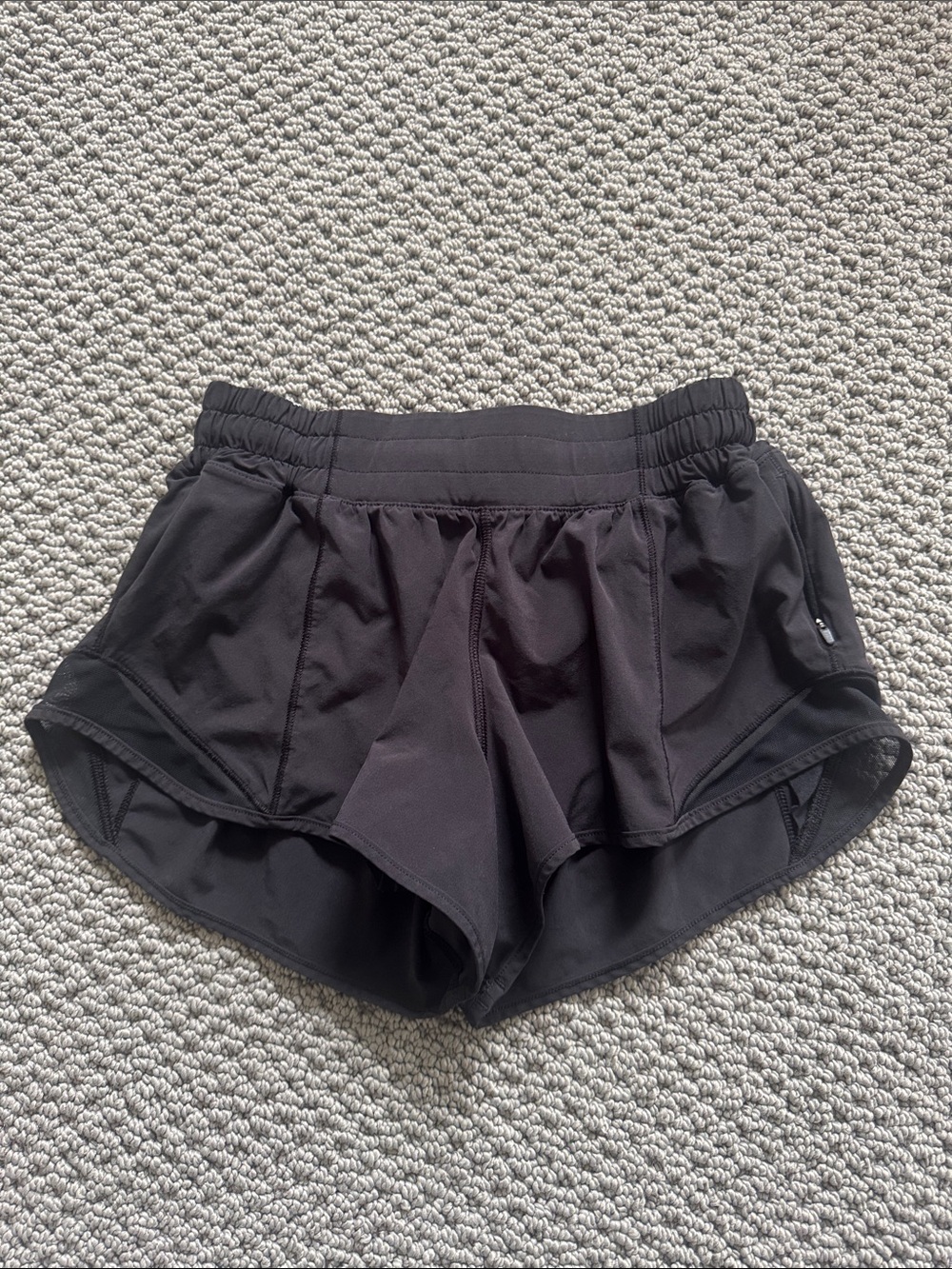 Lululemon Black Hotty Hot 2.5in Shorts with Built-In Liner- 4